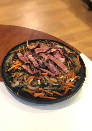 รูปของ Beef Japchae (จับแชเนื้อ)