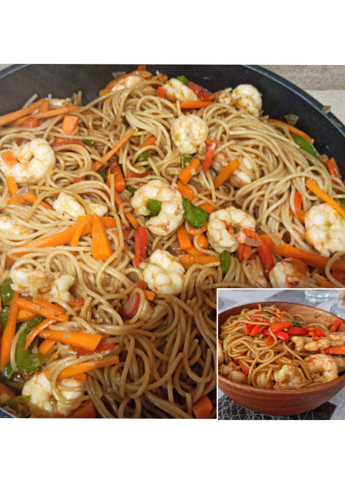Una foto de Spaguettis tipo fideos chinos