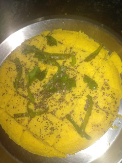 बेसन का ढोकला (Besan ka dhokla recipe in hindi) रेसिपी मुख्य फोटो