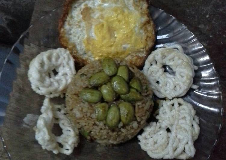 Resep masakan Nasi goreng pete+bakso ayam+telor ceplok🍳 | Cara Membuat Nasi goreng pete+bakso ayam+telor ceplok🍳 Yang Bikin Ngiler