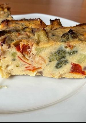 Brokkolis-koktélparadicsomos quiche recept fotója