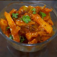 A picture of Honey Chilli Potato🍯🥔.