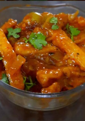 A picture of Honey Chilli Potato🍯🥔.