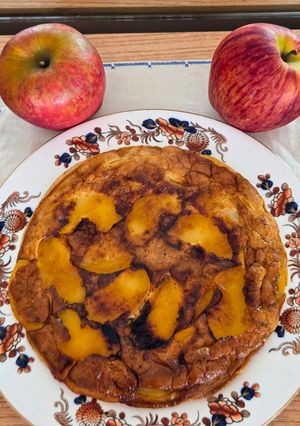 Una foto de Tortilla dulce de manzana, sin azúcar agregado ni edulcorante 🍎 con avena, canela, vainilla y nuez