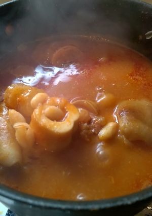 A picture of White Bean Soup with Lamb Shanks.