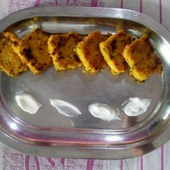 A picture of Gram flour potato vade.