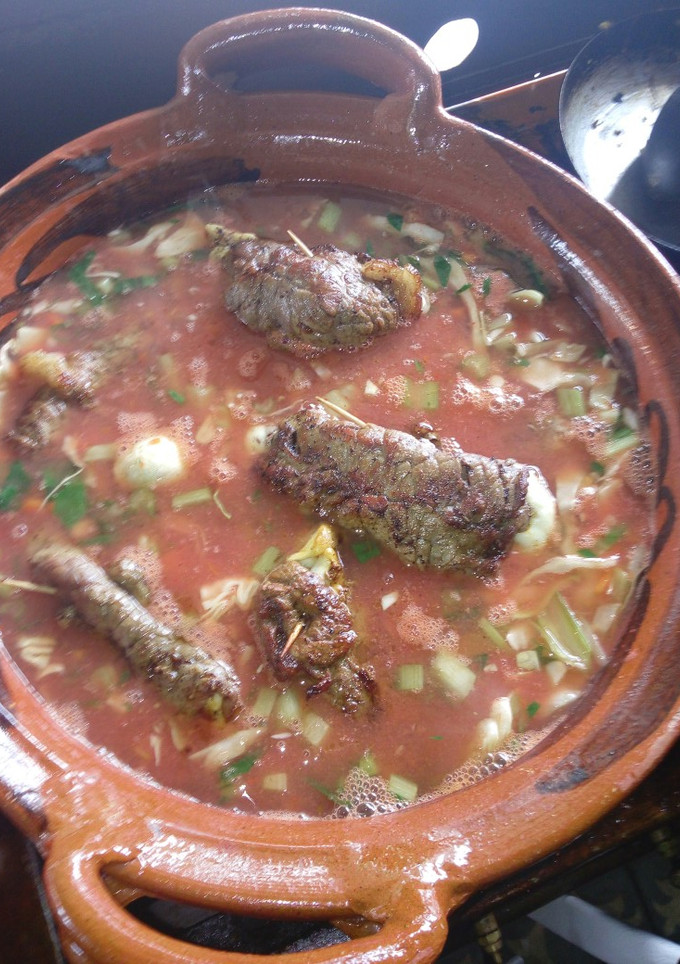 Una foto de Bistec relleno, en caldillo y con verduras a la Mario, s