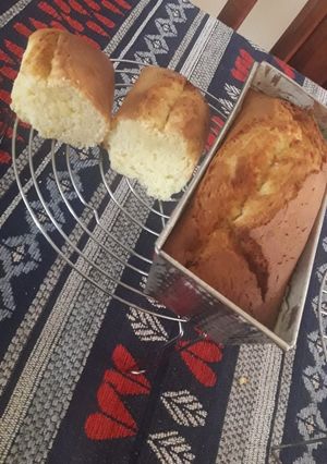 Una foto de Budín cáscara naranja y jugo de limón
