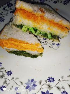 तिरंगी ब्रेड सैंडविच (Tirangi bread sandwich recipe in hindi) रेसिपी मुख्य फोटो