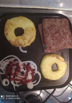 Una foto de Hamburguesa Hawaiana