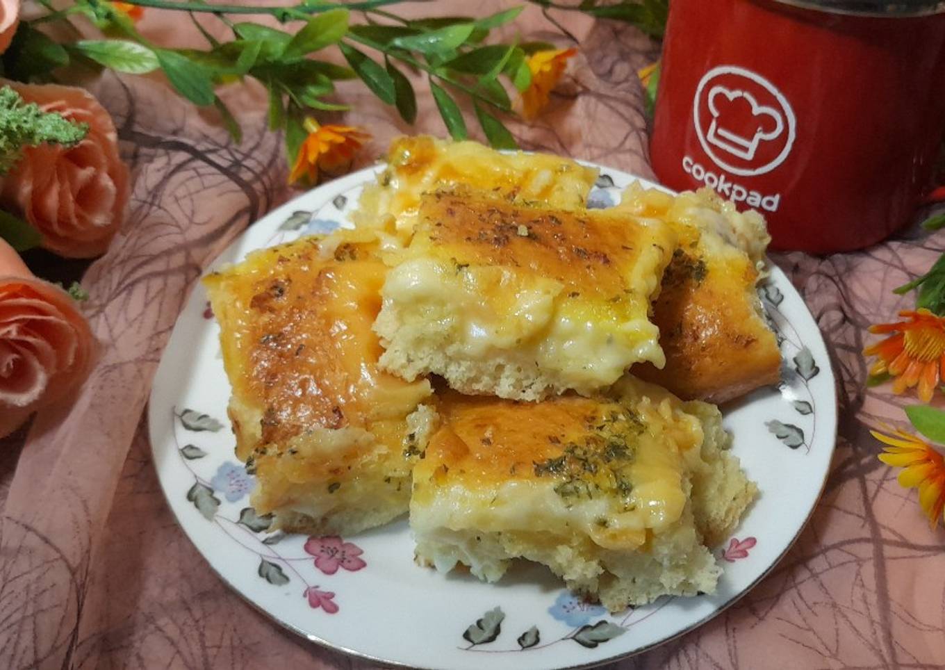 Garlic mozarella cheese bread
