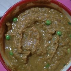 A picture of Matar gravy.