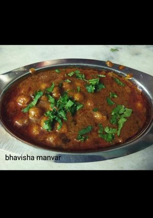 છોલે કુલચા (Chhole Kulcha Recipe In Gujarati) રેસીપી મુખ્ય ફોટો