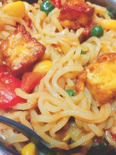 पनीर मैग्गी (Paneer maggi recipe in hindi) रेसिपी मुख्य फोटो