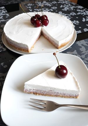 Cseresznyés túrós süti (sütés nélkül) recept fotója