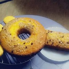 A picture of Tea cake and cup cake.