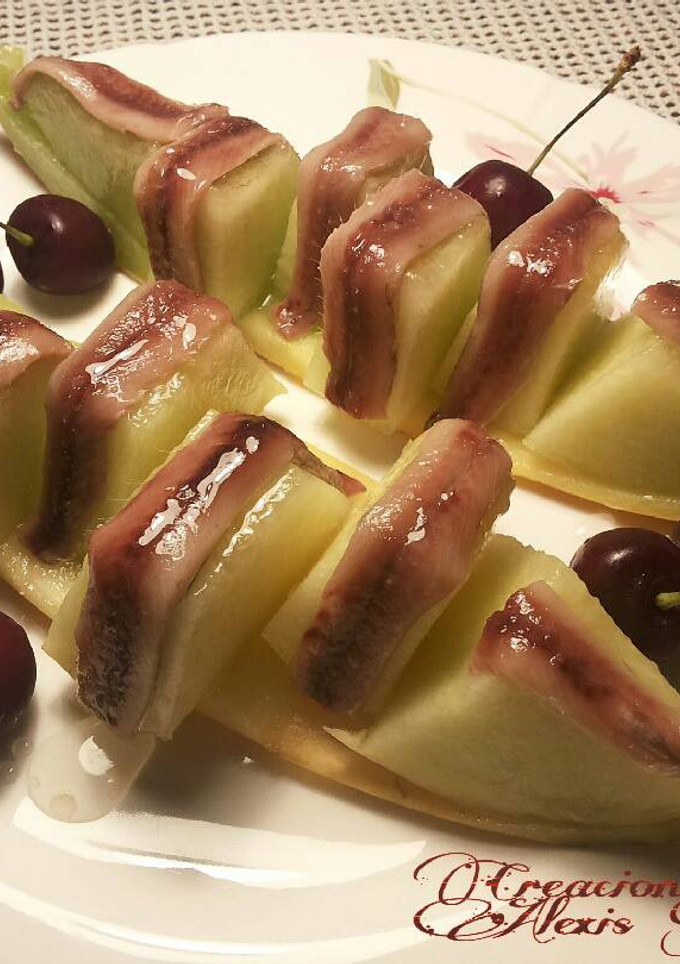 Una foto de Melón con anchoas caseras