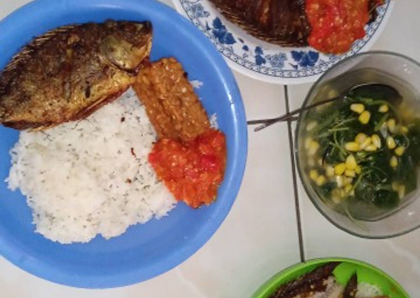 Ikan goreng wangi gurih