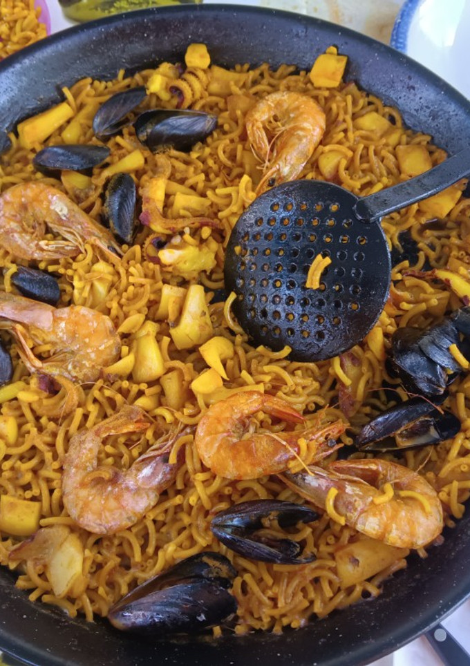 Una foto de Fideuá de pescado