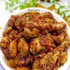 A picture of Rendang Ayam.