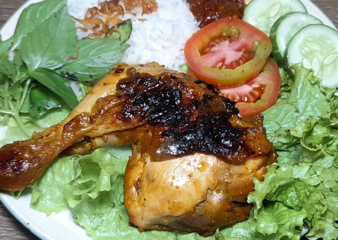 Resep Ayam Bakar Kecap Devina Hermawan oleh Lionie Adi - Cookpad