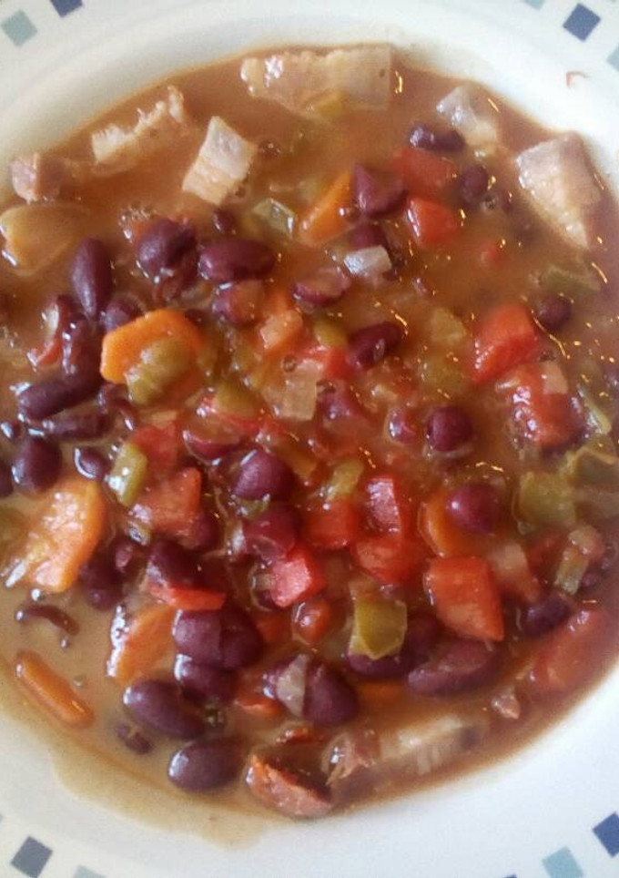 Una foto de Puchero de alubias pintas