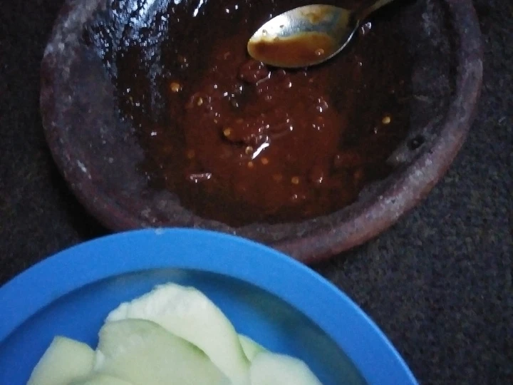 Cara Mudah Membikin Resep Rujak petis lamongan yang Uenak Anti Ribet, Lezat Sekali
