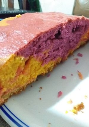 Una foto de Bizcochuelo de colores 🌈