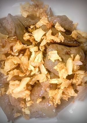 A picture of Stir-Fried Pork Liver with Oyster Sauce and Crispy Garlic.