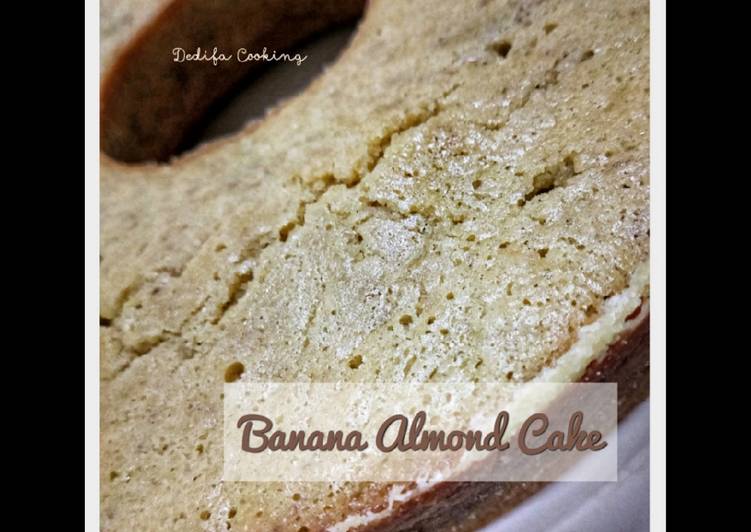 Banana Almond Cake (Bolu Pisang Almond)