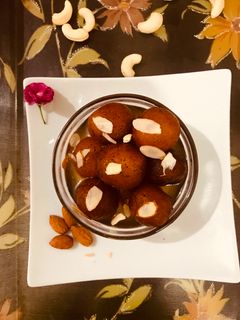 गीटस् गुलाबजाम (gulab jamun recipe in marathi) रेसिपी चे मुख्य फोटो