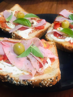 Una foto de Bruschetta