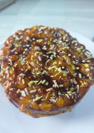 A picture of Semolina and mango cake.