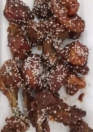 A picture of Sweet and sour crunchy honey fried chicken.
