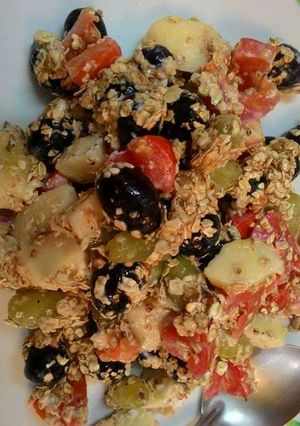 A picture of Roasted Oats with Chickpeas salad.