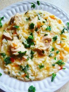 O poză a rețetei Pilaf cu legume și carne de pui.