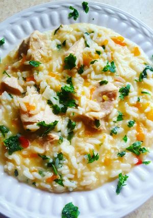 O poză a rețetei Pilaf cu legume și carne de pui.