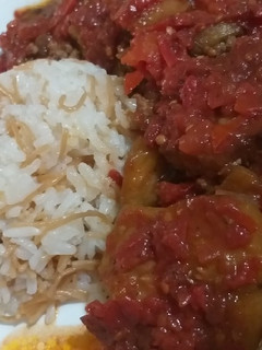صورة لوصفة صينية باذنجان و رز (مطبّقة)