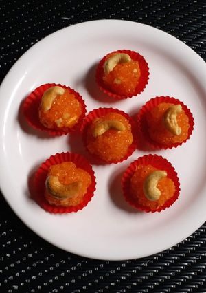 उपवासाचा मोतीचूर लाडू रेसिपी चे मुख्य फोटो 