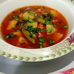 A picture of Chicken minced with potato (gravy).