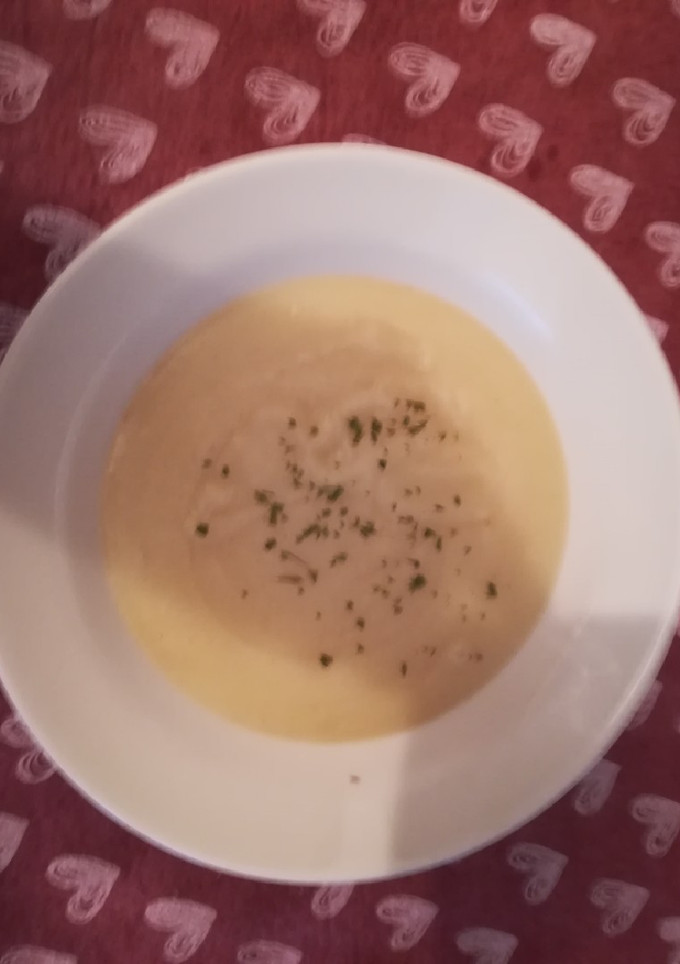 Una foto de Crema de cebolla y patata