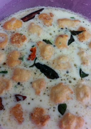 A picture of Mini dahi vada.