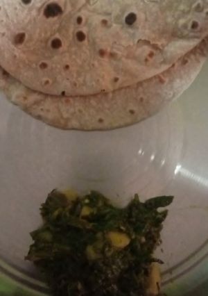 आलू मेथी की सब्जी (aloo methi ki sabzi recipe in Hindi) रेसिपी मुख्य फोटो