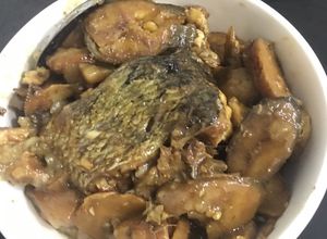 Hình của món Cá quả (cá lóc) kho chuối xanh.