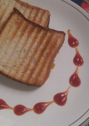 A picture of Masala Aloo Grilled Toast.
