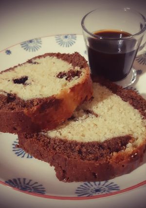 Une photo de Cake bicolore aux pépites de chocolat 🍞