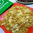 Mie goreng kolor (kol dan telor)