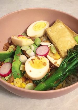 A picture of Colourful Poke Bowl.