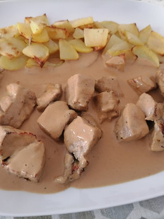 Una foto de Solomillo con salsa a la pimienta
