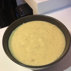 A picture of Potato mash with onion and cheese.